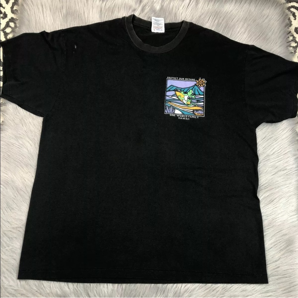 Vintage 90s Black One World Family Hawaii Ocean Gecko Shirt